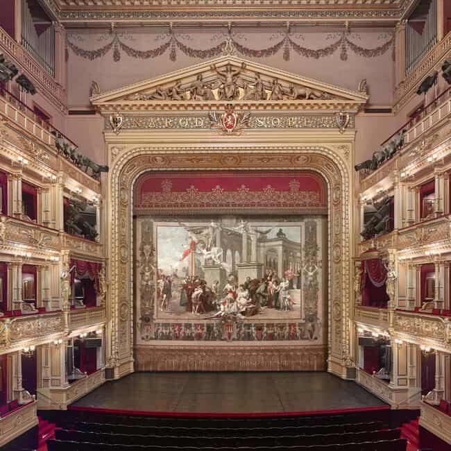 Prague: National Theater Private Tour with Limousine - Key Points