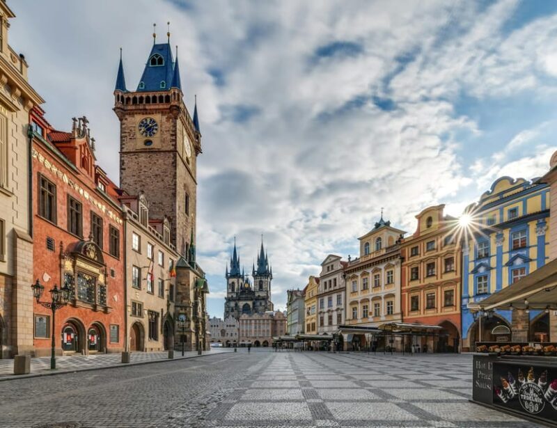 Prague: Old Town and Jewish Quarter Walking Tour - Key Points