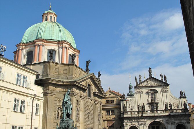 Prague Old Town Highlights Walking Tour - Analyzing the Tour Itinerary: What You Can Expect