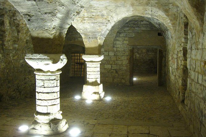 Prague Old Town, Medieval Underground and Dungeon Historical Tour - A Closer Look at the Prague Underground and Dungeon Tour