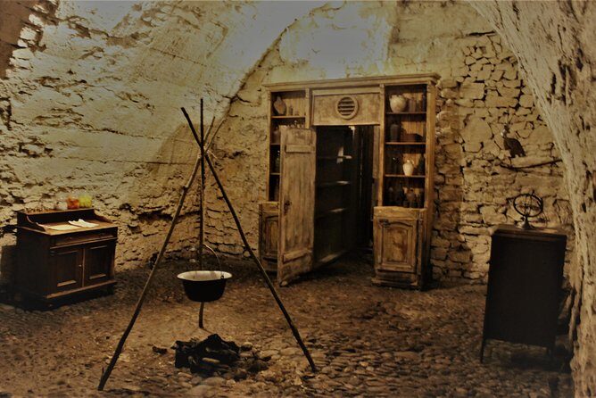 Prague Old Town, Medieval Underground and Dungeon Historical Tour - Final Thoughts