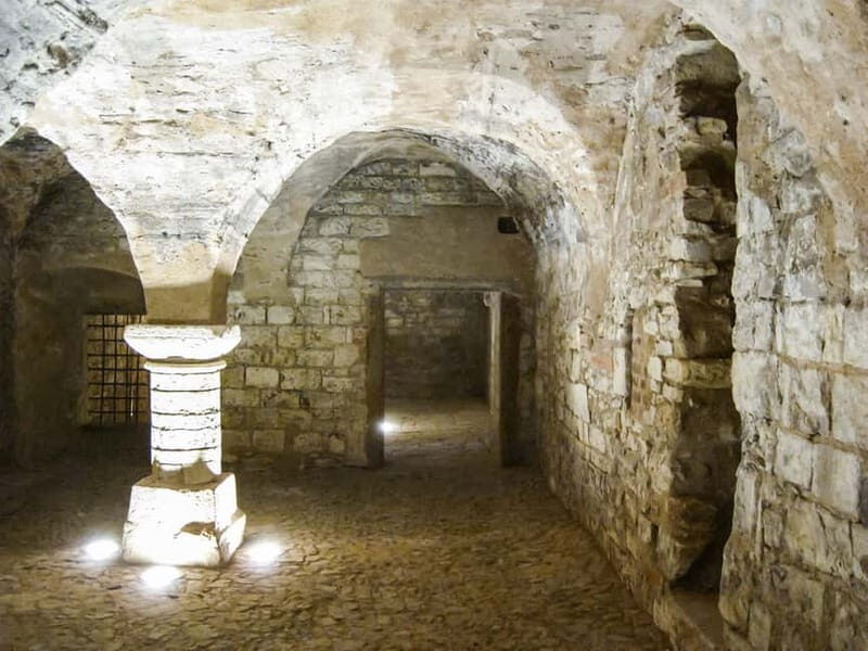 Prague: Oldtown, Medieval Underground & Dungeon History Tour - The Breakdown: What to Expect on the Tour