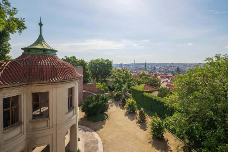 Prague: Private Castle Tour with Limousine-alone at catle - A Luxurious Twist on Prague Castle