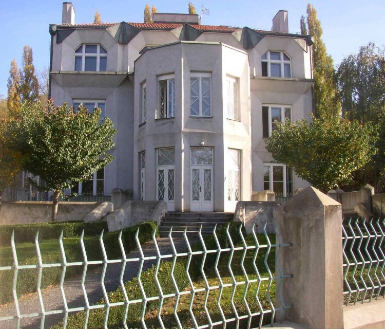 Prague: Private Prague Art Nouveau and Cubism Tour - FAQs