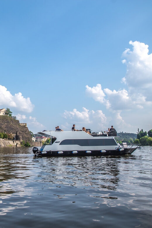 Prague: Private River Cruise with Unlimited Beer or Prosecco - Who Will Love This Cruise?