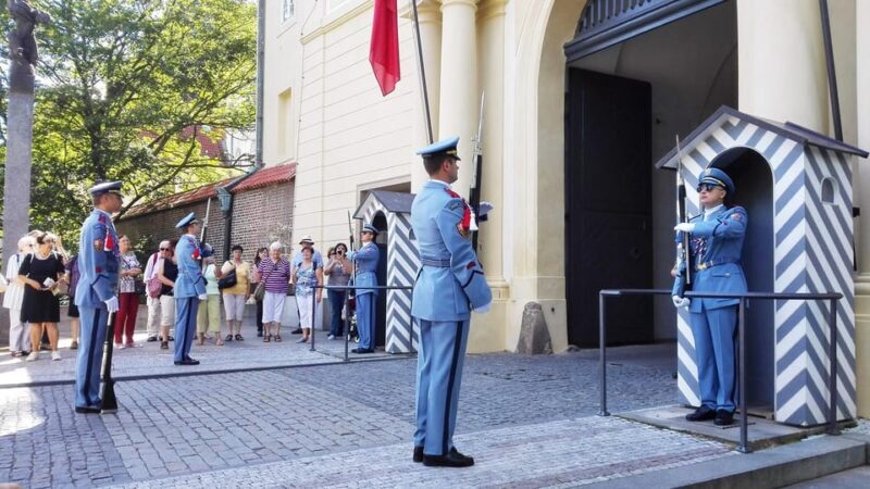 Prague: Private tour of Prague castle, meet up at hotel - FAQ