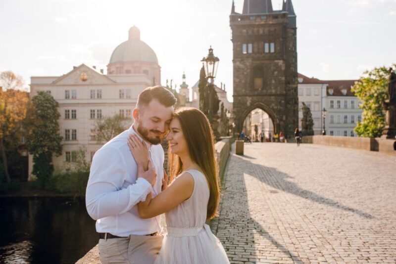 Prague: Professional Photoshoot at Charles Bridge - An In-Depth Look at the Experience