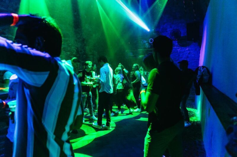 Prague: Pub Crawl with Unlimited Drinks and Cocktails - FAQs