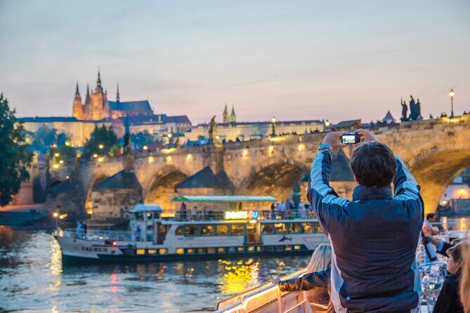 Prague: Sightseeing Boat Cruise with Buffet Dinner - The Experience: What to Expect on the Prague Boat Cruise