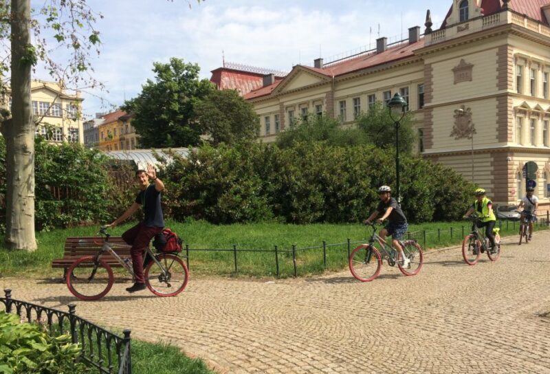Prague: Stunning Viewpoints, Castle, City & Park E-Bike Tour - What Makes This Tour Stand Out