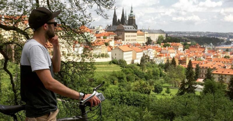 Prague: Stunning Viewpoints, Castle, City & Park E-Bike Tour - FAQ