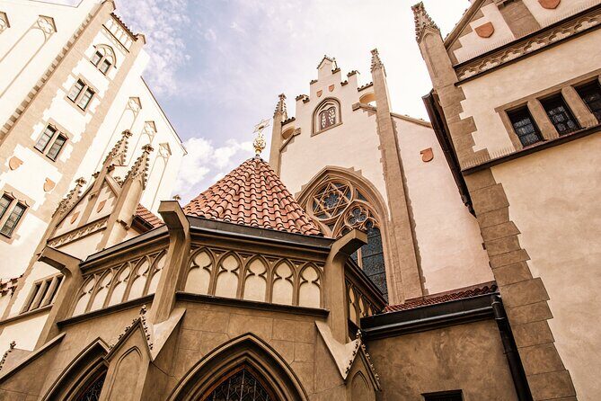 Prague Synagogues and Jewish Quarter Private Walking Tour - A Deep Dive into the Experience