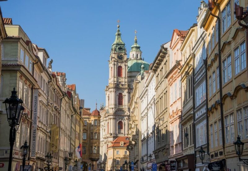 Prague Tour in Spanish - Exploring Prague in Spanish: A Walk Through History and Legend