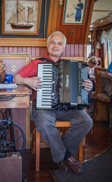 Prague: Vltava River Evening Dinner Cruise - Key Points