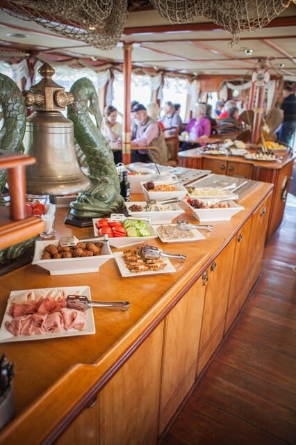 Prague: Vltava River Evening Dinner Cruise - FAQ