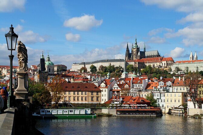 Prague´s Old Town and Charles Bridge Private Walking Tour (Right Riverbank) - Is This Tour Right for You?