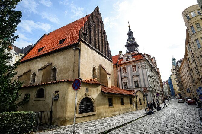 Prague´s Old Town and Charles Bridge Private Walking Tour (Right Riverbank) - FAQ