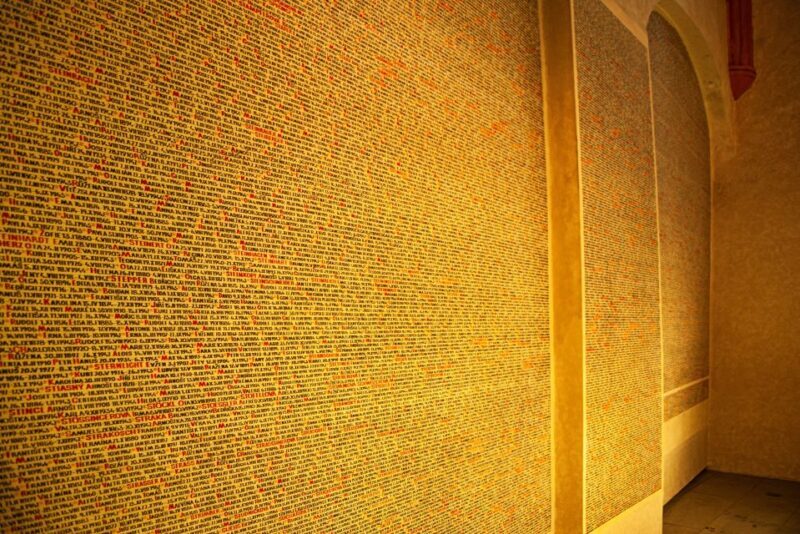 Prague's Old Town Private Guided Tour with Boat Cruise - Deep Dive into the Itinerary