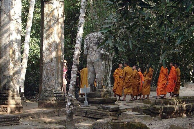 Preah Khan, Neak Pean and Pre-Rup Private Tour - Authenticity and Atmosphere