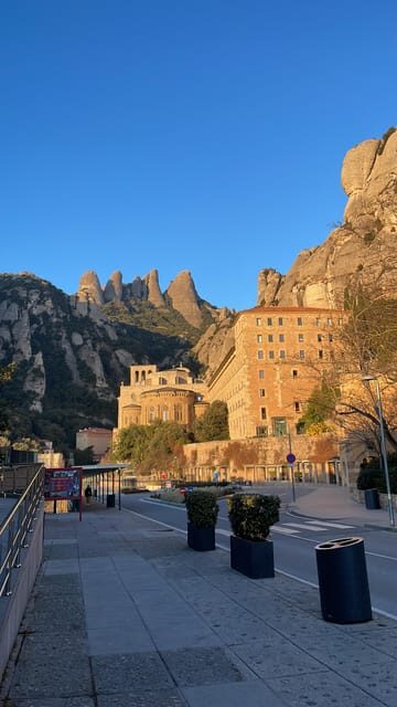 PREMIUM: EXPERIENCE IN MONTSERRAT - BARCELONA - Key Points