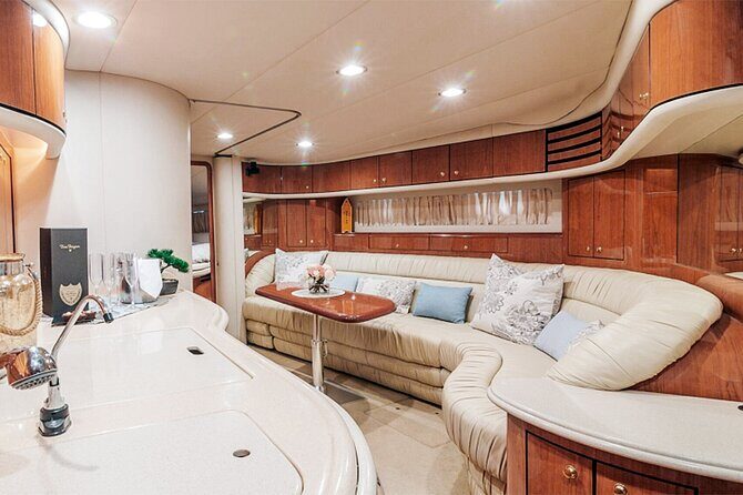 Premium Miami Yacht Tour Experience: Captain, Champagne & Party! - FAQs