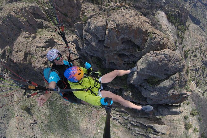 Premium paragliding in Tenerife with the best staff of pilots: Emotion and safety - FAQs