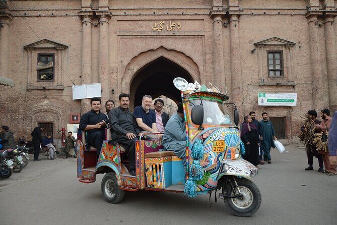 Premium Services: Lahore Guided Day Trip - Key Points