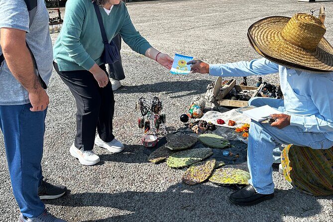 Premium Tour on SUV Suburban to Teotihuacán - FAQ