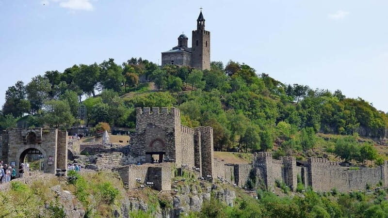 PREMIUM TOUR SMALL GROUP Bucharest DayTrip to Veliko Tarnovo - Key Points