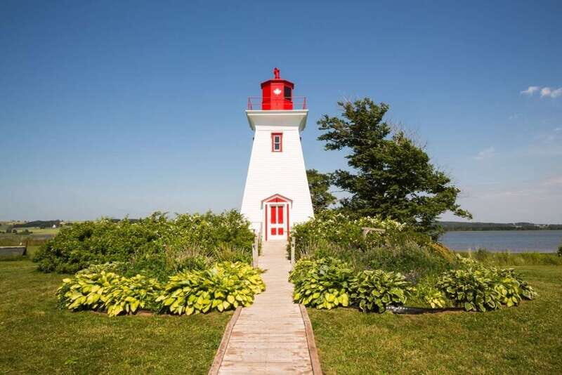 Prince Edward Island: Guided Tour with Anne of Green Gables - Transport and Group Size: Why It Matters