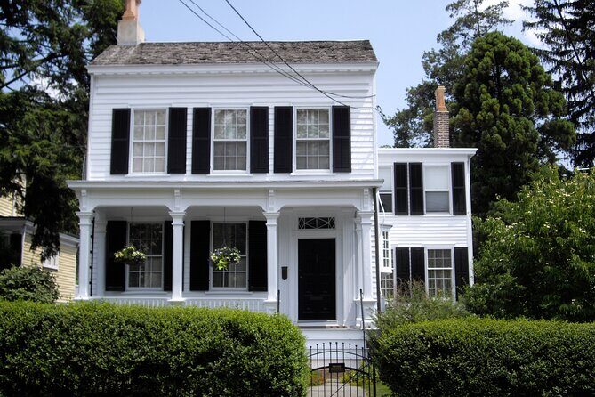 Princeton in a Day: Ivy League Town Ride from NYC - The Albert Einstein House from the Street