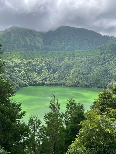 Privat van tour Sete Cidades, Lagoa do Fogo  volcanic lakes - What Makes This Tour a Great Choice?