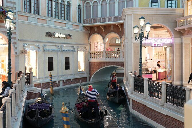 Private 1-Day Tour to Hoover Dam and Las Vegas from Los Angeles - An In-Depth look at the Tour Experience