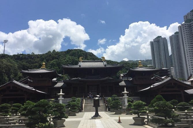 Private 2 Day Classic Hong Kong Day Tour Including Xinjie And Chi Lin Nunnery - Day Two: Spirituality, Culture, and Local Flavors