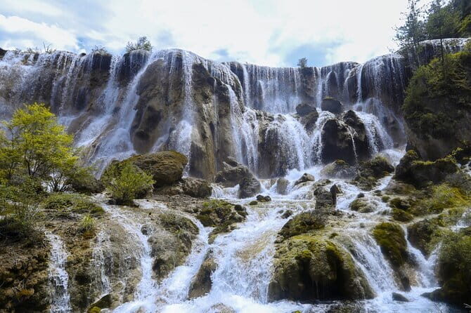 Private 2-Day Jiuzhaigou & Huanglong Tour by Train from Chengdu - Exploring the Itinerary in Detail