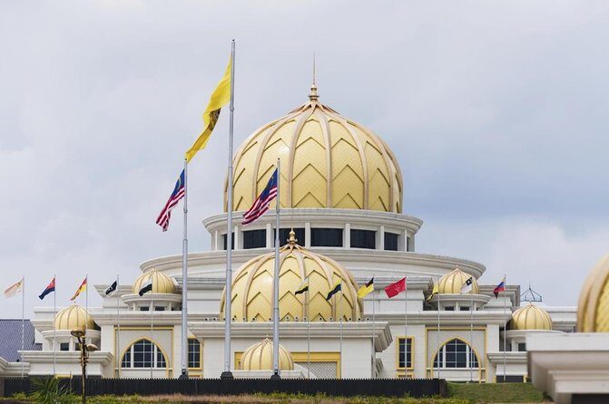 Private 2-day tour: Thailand, Malaysia & Indonesia (3 countries) from Singapore - Key Points