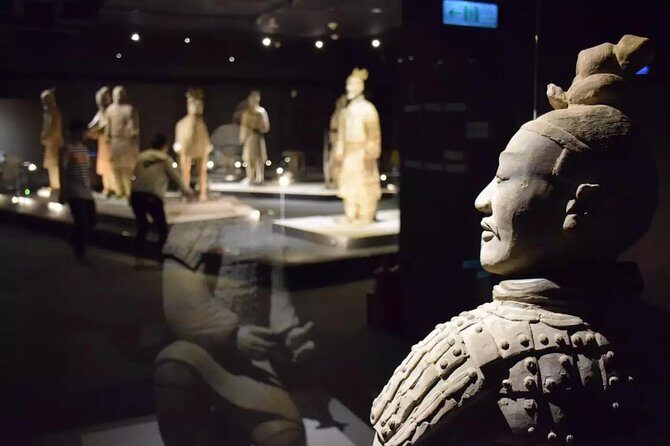 Private 2-Day Xi'an and Chengdu Tour with Hotel Stay - Key Points