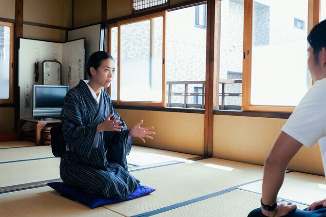 Private 3-Hour Sensu (Folding Fan) Tour with Kyoto Machiya Owner - An In-Depth Look at the Sensu Fan Tour