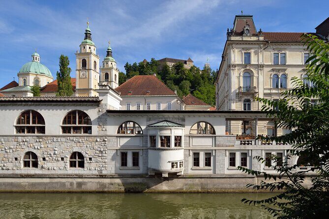 Private 3 hours walking Guided Immersion tour through Ljubljana - Key Points
