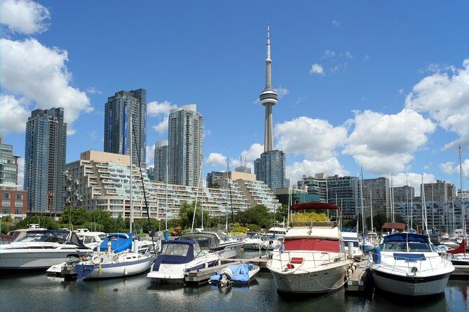 Private 4-hour City Tour of Toronto with driver and guide - Hotel pick up - Introduction