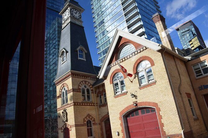 Private 4-hour City Tour of Toronto with driver and guide - Hotel pick up - Key Points