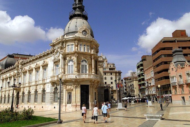 Private 4-hour walking tour of Cartagena with official tour guide - Key Points