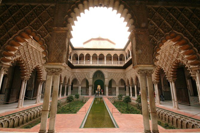 Private 4-hour Walking Tour of Sevilla with official tour guide - A Closer Look at the 4-Hour Tour in Seville