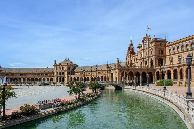 Private 4-hour Walking Tour of Sevilla with official tour guide - FAQ