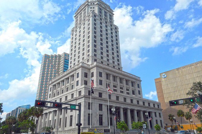 Private 4-hours City Tour of Miami with private driver/guide - The Sum Up