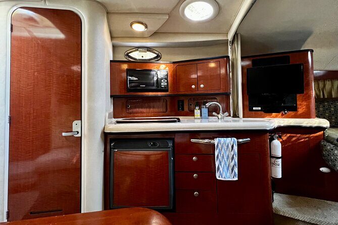 Private 4 Hours Sea Ray 34 Foot Yacht Rental in Miami - Why Choose This Yacht Tour?
