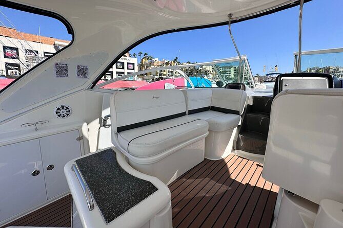 Private 42-foot luxury yacht tour in Los Cabos - The Experience from a Traveler’s Perspective