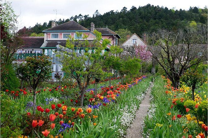 Private 5-hour Round Transfer to Giverny, Claude Monet museum from Paris - Analyzing the Cost and Value