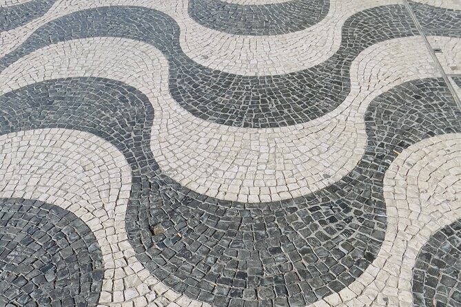 Private 6 or 10 Food Tasting and City Highlights Tour in Lisbon - FAQ