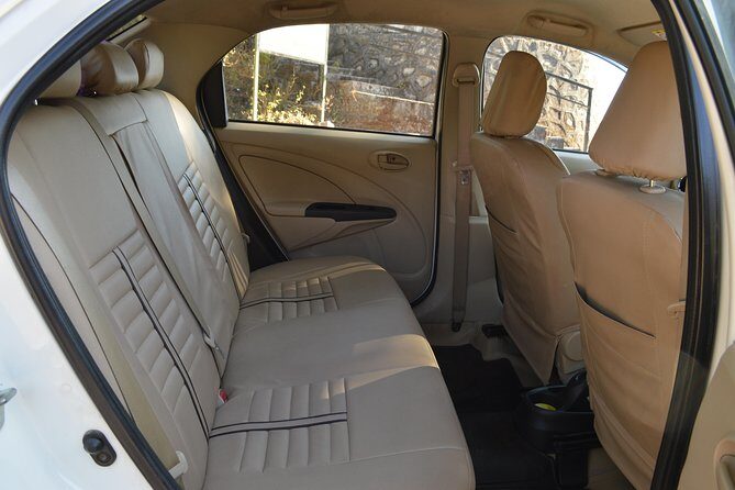 Private A/c Transfer Udaipur To Mount Abu ( 4 Seat A/c Sedan) - Key Points